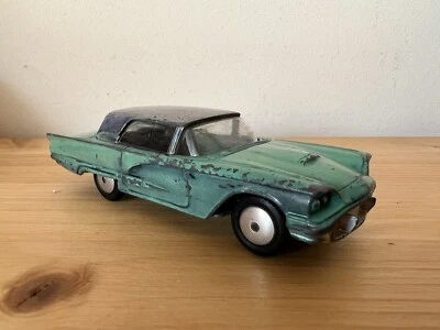 Corgi Toys Made in GT Britain scala 1:43 FORD Thunderbird Giocata colorata - Immagine 1 di 4