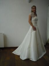 Brautkleid Hochzeitskleid , Farbe Ivory , Mit Schleppe , Größe 42, Neu