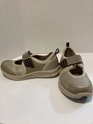 Women’s/ Teens Easy Spirit Tennis Shoes Size 6W, Slip Ons Tan & Brown - Image 1 of 4