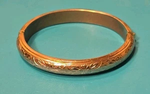 Bracciale vintage placcato oro/cerniera dettaglio inciso floreale ovale - Foto 1 di 12