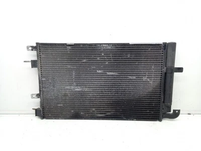 C2Z31742 AIRCONDITIONING CONDENSOR / RADIATOR / HFC134A / 8X2H19C600AA C2Z9461 C - Image 1 of 4
