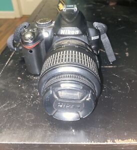 Nikon D D3000 digitale Spiegelreflexkamera 10,2 MP 18–55 mm f/3,5–5,6 G AF-S DX VR Nikkor