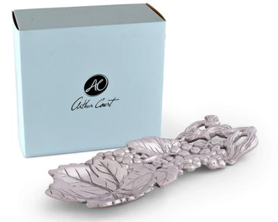 Soporte para utensilios de cocina de aluminio con patrón de uva Arthur Court 8,5x3,5 Foto 1 de 4