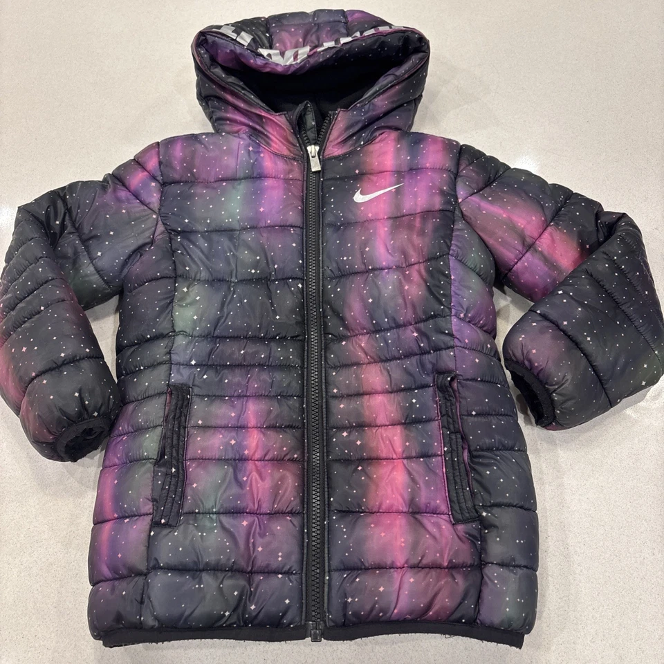 Casaco acolchoado Nike feminino tamanho 4-5 anos pequeno roxo preto - Imagem 1 de 4