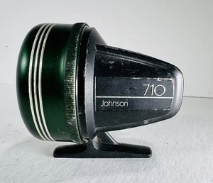 Vintage Spincast Reel  Johnson 710 (Storage 1) - Picture 1 of 9