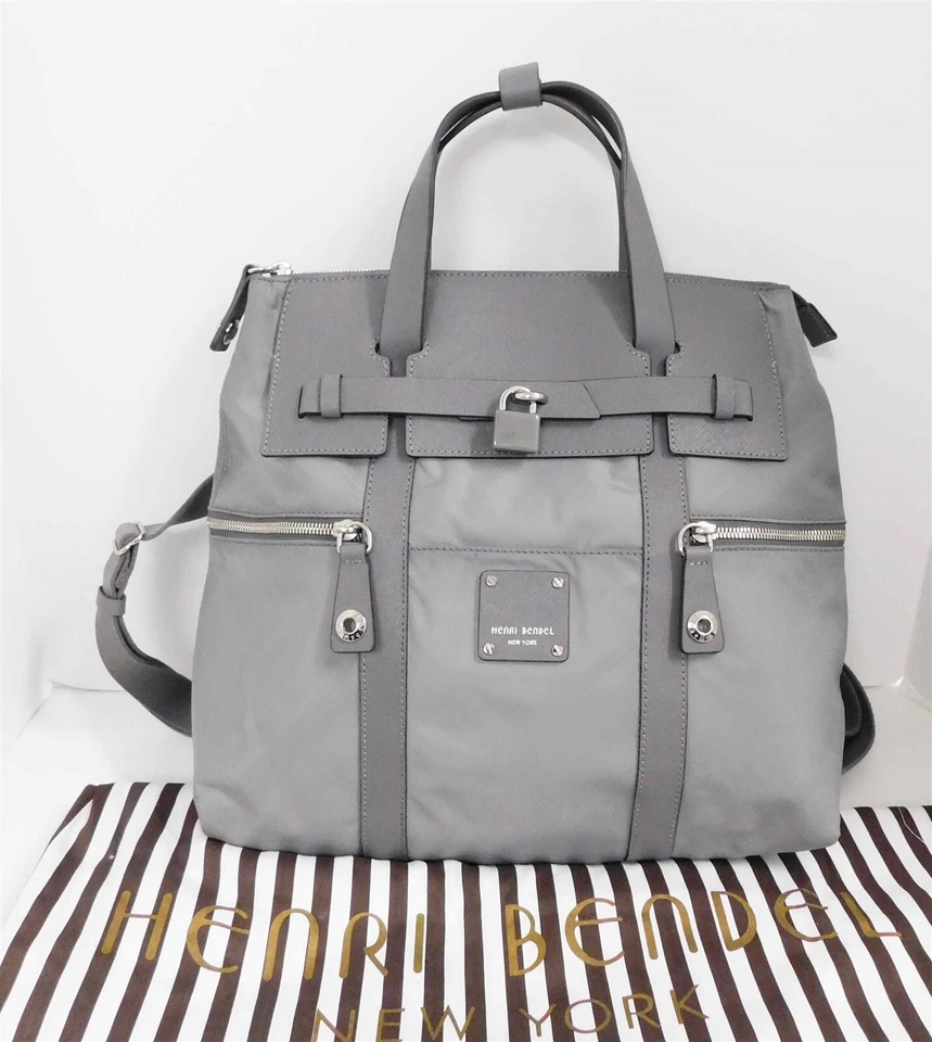 Bolso de Mano Mochila Grande Henri Bendel Gris Nylon Cuero Foto 1 de 4
