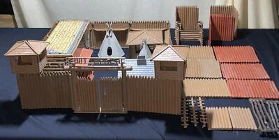 Vintage Rin Tin Tin FORT APACHE Marx Playset #3658 Series 1000 1956 Parts - Image 1 of 4