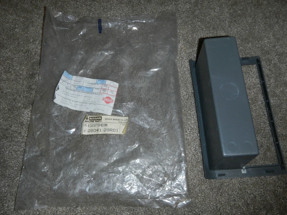 1986-1988 NISSAN STANZA GL SGL RADIO CENTER DASH compartment Cover trim pocket - Image 1 of 4