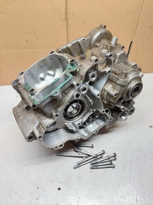 08-14 Cárter interior izquierdo derecho Kawasaki kfx450 mitades extremo inferior Kfx450r Foto 1 de 4