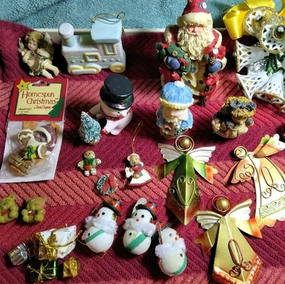 (18)VINTAGE Old World Christmas Glass Ornaments & Figurines Mixed & Rare Lot - Image 1 of 4