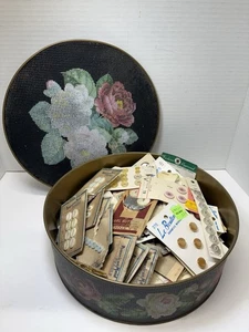 Vintage Blumendose mit Knöpfen zum Nähen auf Karten über 50 plus Knopfkarten - Bild 1 von 7