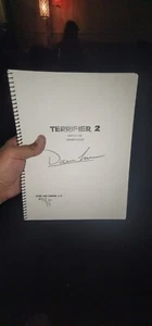Terrifier 2 Skript HANDSIGNIERT & NUMMERIERT von Regisseur DAMIEN LEONE LIMITED/100 - Bild 1 von 7