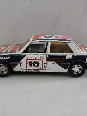 MATCHBOX - ¡Súper Reyes!  - Coche de rally Peugeot 305 Foto 1 de 4