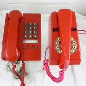 Zwei rote Vintage Drucktastentelefone - (1) Trimphone (1) NTC Tele 9701 - ungetestet - Bild 1 von 14