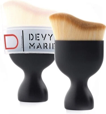 Cepillo para contorno y rubor de maquillaje de cerdas en ángulo Foto 1 de 4