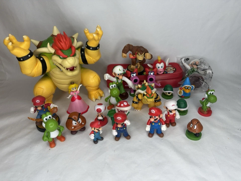 Super Mario Figure Lot – Mario Luigi Peach Bowser Yoshi Donkey Kong + Case - Image 1 of 4