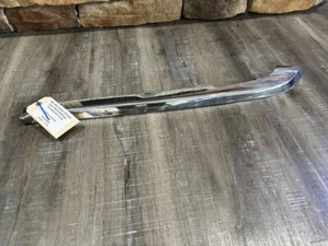 Cadillac Eldorado 1992-1994 cubierta frontal superior derecha cromo pn#3535085 - Imagen 1 de 5