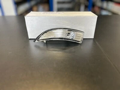 LUCE RETROVISORE SPECCHIETTO SX ORIGINALE  FORD BMAX 2012-2017 FIESTA 2008-2019  - Immagine 1 di 4