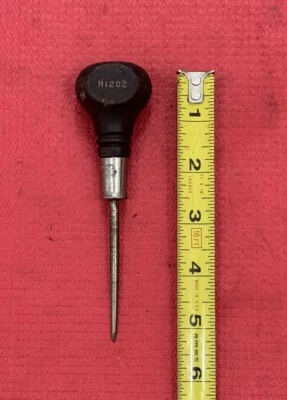 Handyman vintage Stanley n. H1202 Scratch Awl - Manico nero, lungo 6" - Immagine 1 di 4