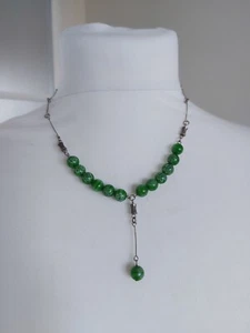 Collar con cuentas de caña de vidrio verde eslabones de barra de tono plateado vintage - Imagen 1 de 6