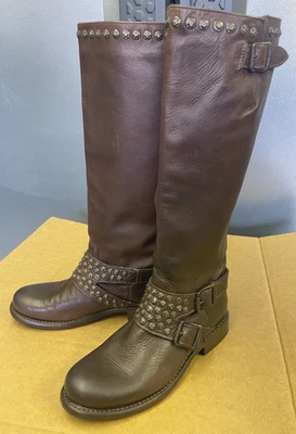 FRYE Mujer Jenna Tachonado Cuero Marrón Motocicleta Doble Hebillas Botas Talla 7 Foto 1 de 4