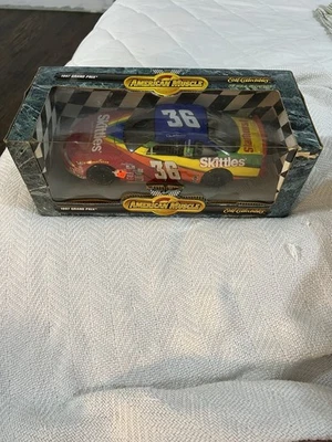 Skittles 1997 escala 1/18 NASCAR American Muscle Die Cast Foto 1 de 4