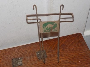 Vintage Sinclair Road Map Wire Holder - Picture 1 of 5