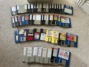 Job Lot de 50x Disquettes 3,5" Pouces Disques Mélange de Tailles Jeux PC et Magazine - Photo 1/4