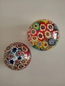 2 x kleine Murano Millefiori Rohr mehrfarbig Briefbeschwerer mit "Würfel 6" Stöcken - Bild 1 von 14