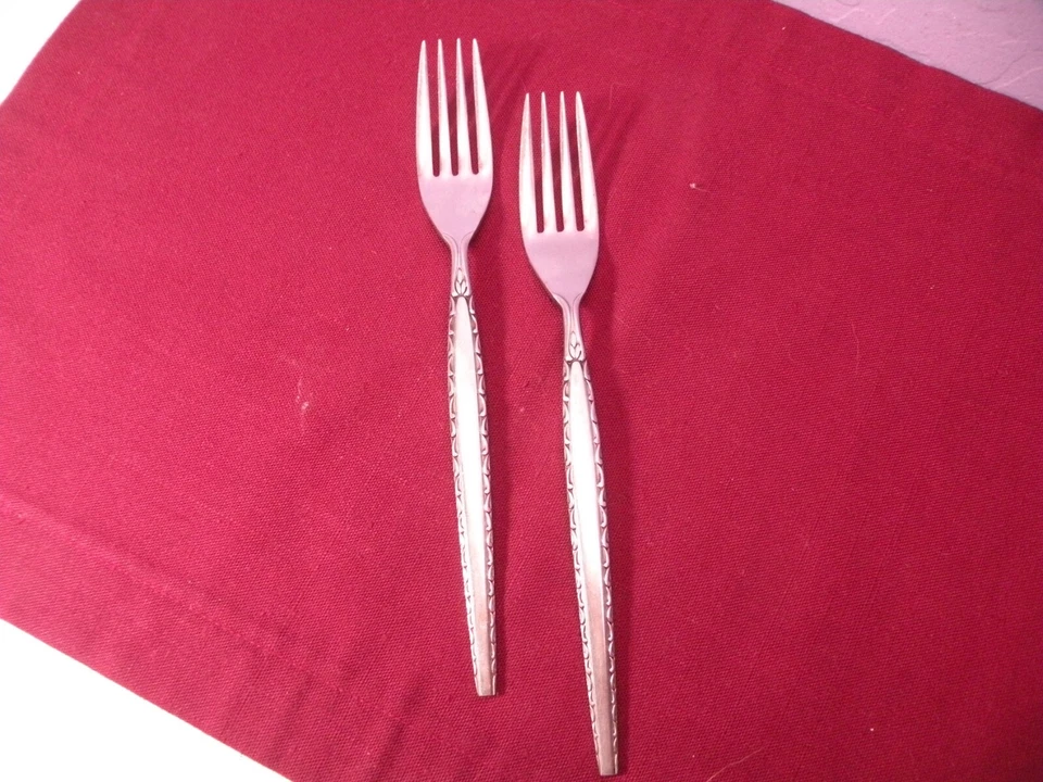 Set Of 2 Dinner Forks Stylecraft SYF18 Stainless Japan Silverware Flatware 7 3/4 - Image 1 of 4