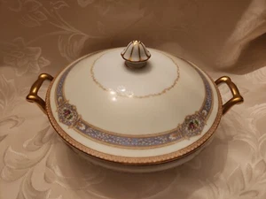 NORITAKE N306 BLUE BAND WHITE LEAVES ROSE CIRCA 1933 VEGETABLE CASSEROLE W/ LID - Picture 1 of 7