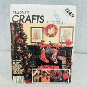 McCalls 2689 Bear Themed Christmas Decor Ornament Stocking Wreath Sewing Pattern - Picture 1 of 4