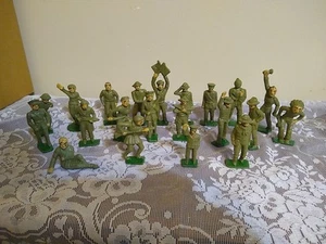 Vintage 1930's Lot Cast Iron Toy Figures Soldiers Wounded Indian Cowboys Knight - Picture 1 of 14