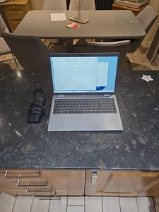 Dell Latitude 5530 i5-1235U 8GB Ram 256 SSd Memory 15.6" Win 11 Pro - Picture 1 of 11