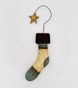 WILLIRAYE STUDIO Volkskunst Weihnachtsschmuck - Strumpf und Stern - Bild 1 von 4