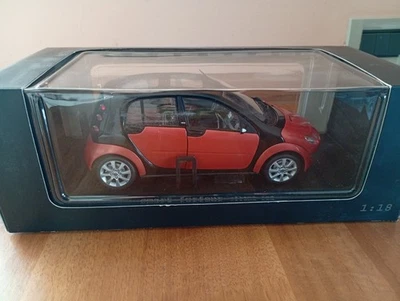 Smart  Forfour  Flame Red  2006  - 1/18 - Kyosho - Immagine 1 di 4