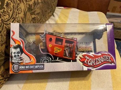 Tom Daniel’s Tijuana Taxi Die Cast Réplica Iron Legends Foto 1 de 4