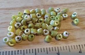 Approximately 100 Stained Light Green - Vintage Mother of Pearl Beads - 7 mm - Picture 1 of 4