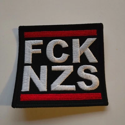 Patch Aufnäher „FCK NZS“ – gestickter Statement-Patch – schwarz/weiß/rot - Image 1 of 2
