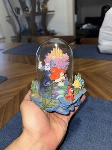 RARO Escena Cúpula de Vidrio Sirenita Exclusiva de Disney Store Ariel Eric Úrsula - Imagen 1 de 6