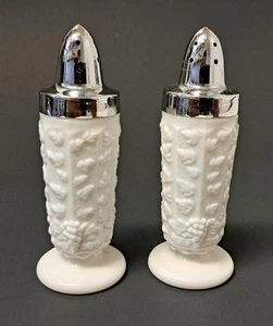 Westmoreland Paneled Grape Vintage Salt & Pepper Shakers Signed White Milk Glass - Picture 1 of 7
