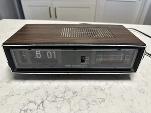 Sears Solid State AM/FM Flip Clock Radio Wood grain Hong Kong - Tested & Works - Picture 1 of 22