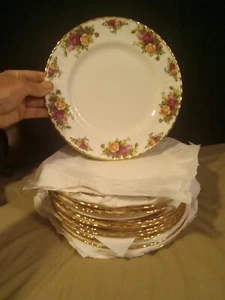 14 New Royal Albert Old Country Roses 10.5" Dinner Plates w/ Gold Trim; England - Picture 1 of 4