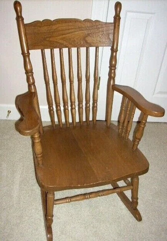ANTIQUE VTG REFINISHED OAK PRESSED BACK ROCKING CHAIR - PICKUP ONLY Cover