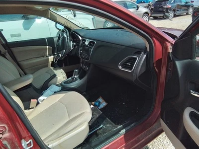 Подушка безопасности для переднего пассажира на приборную панель Dodge Avenger 2010-2014 годов выпуска без усовершенствованной многоступенчатой подушки безопасности - Изображение 1 из 4