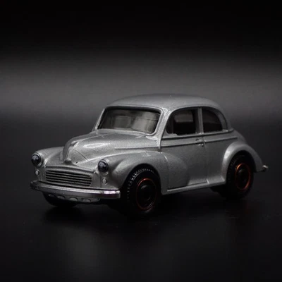 MORRIS Minor Berlina 2 Due Porta 1:64 Scala da Collezione Diorama Modellino Car - Immagine 1 di 4
