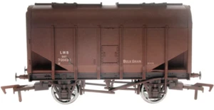 Dapol 4F-036-032 LMS Bulk Grain Hopper Brown 701420 OO Gauge Weathered +T48Post - Picture 1 of 9