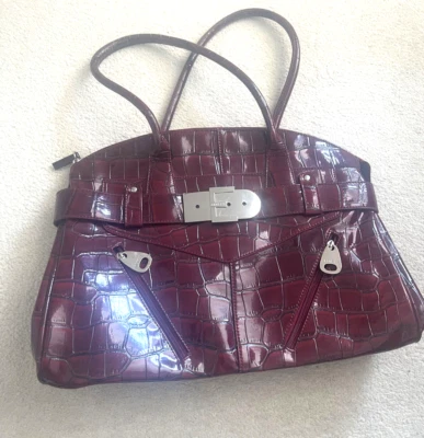 Bolso de hombro Fiorelli X grande charol imitación cuero borgoña Foto 1 de 4