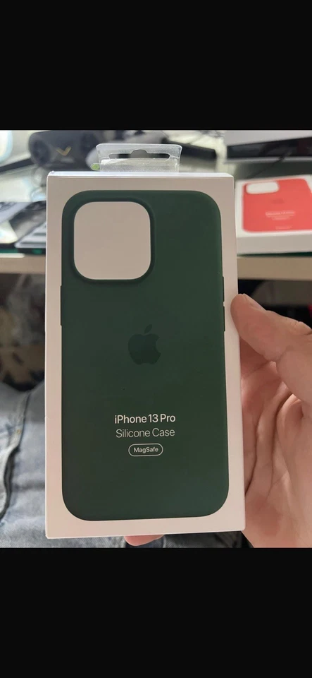 Apple Custodia MagSafe in Silicone per iPhone 13 Pro - Verde - Immagine 1 di 1