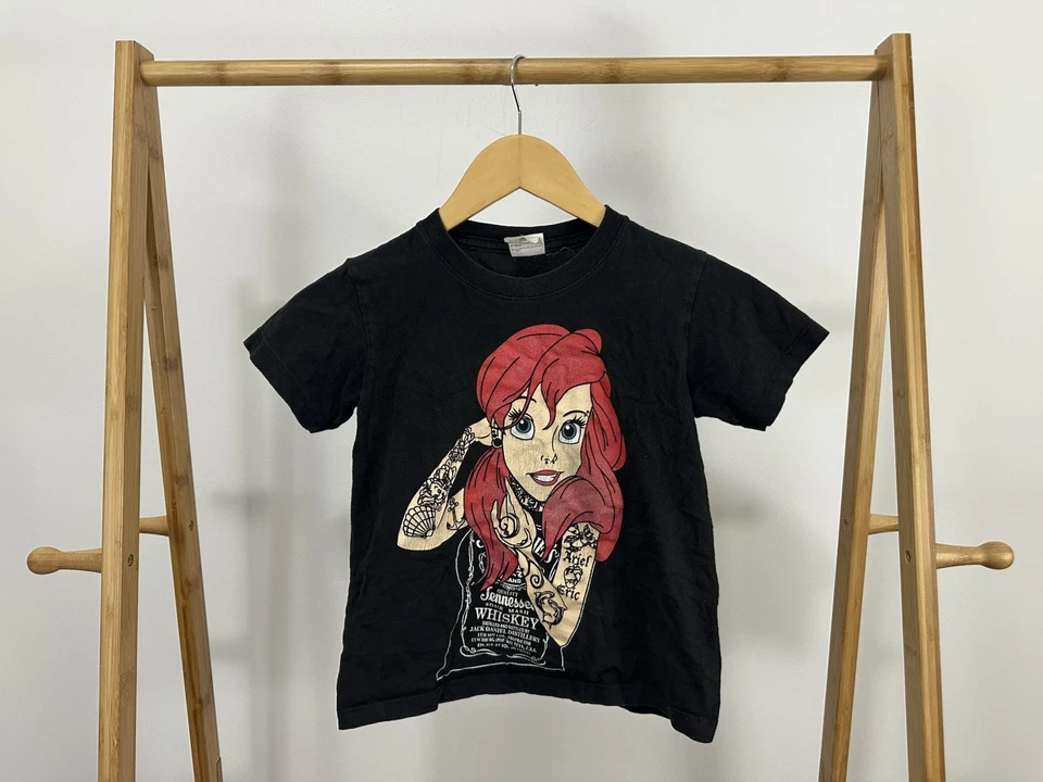 VTG Ariel Disney Bad Biker Chick Eric Tattoos Whiskey T-Shirt YOUTH M 14.5x17.5 - Imagem 1 de 4